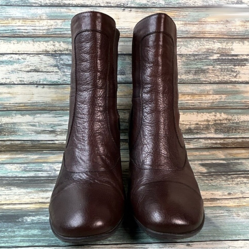 Born Crown Style Brown Leather Ankle Boots Chelsea Block size 10 42 like new - Picture 4 of 13